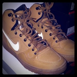 Son of force mid winter size 9